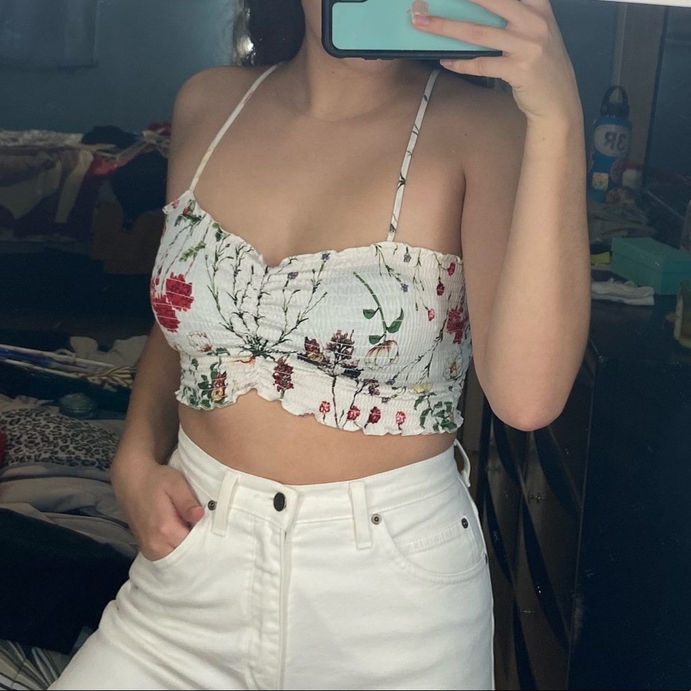 Floral scrunched crop top